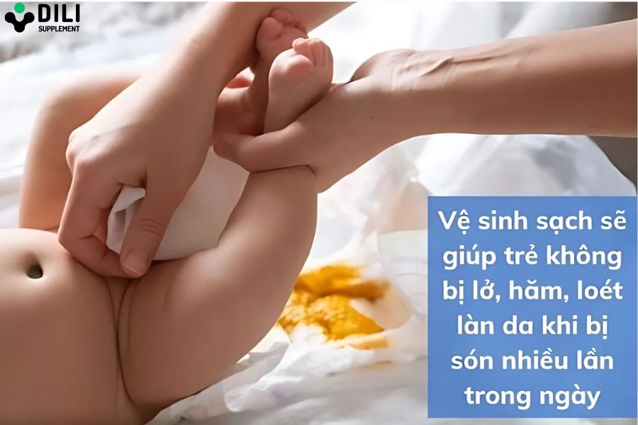 bé đi ngoài nhiều lần trong ngày 2