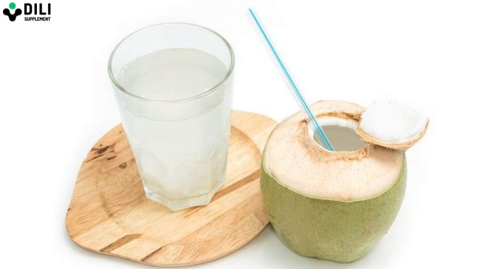 tiêu chảy uống nước dừa được không 1