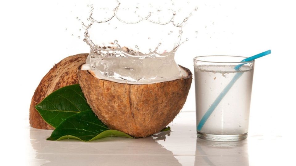 tiêu chảy uống nước dừa được không